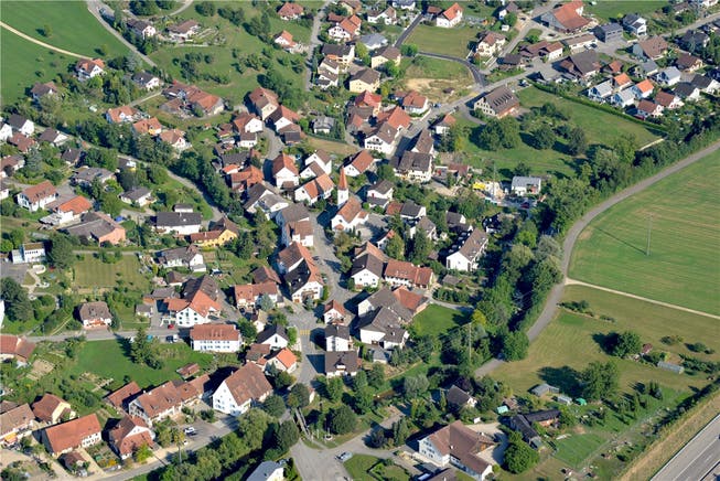 Gut 900 Einwohner zählt Oeschgen aktuell. Die bestehenden Baulandreserven bieten noch Platz für rund 80 Einfamilienhäuser und 70 Wohnungen.