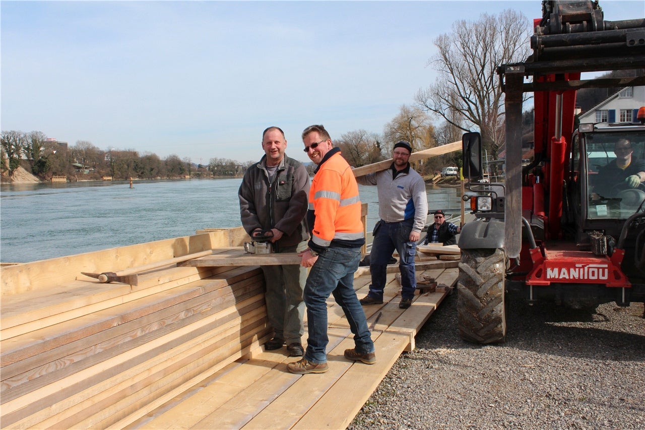 Mumpf - Eidgenössische Pontonier-Wettfahren: 330 Kubikmeter Holz Verbaut