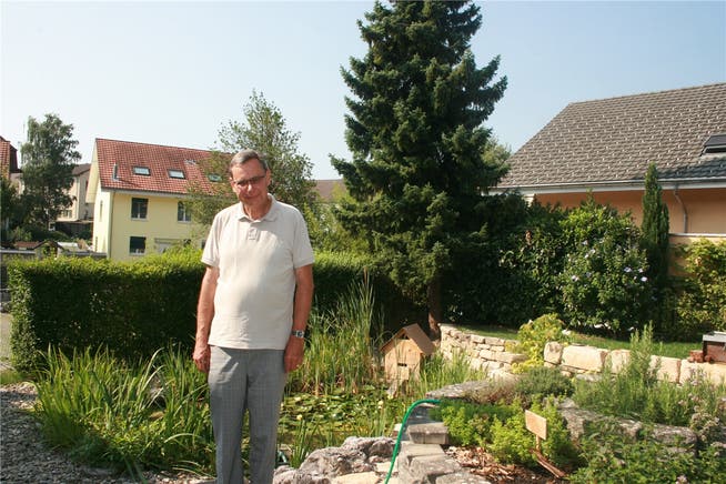 Stiftungsratspräsident Lukas Bäumle im Garten der «Villa Grimm» in Grenchen.