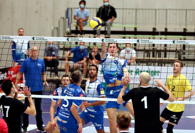 Nach 2016 unternimmt Volley Amriswil (blau) den zweiten Anlauf, sich erstmals in der Klubgeschichte für die Königsklasse der europäischen Klubwettbewerbe zu qualifizieren. Vor vier Jahren scheiterten die Thurgauer in der letzten Qualifikationsrunde am italienischen Spitzenteam Perugia.
