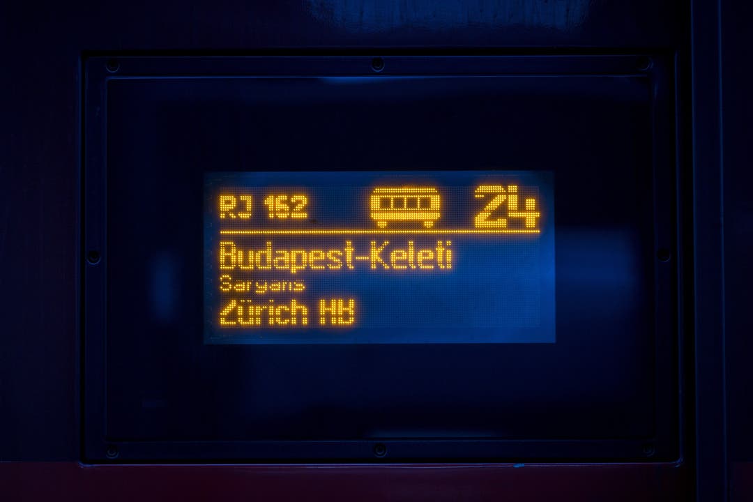 Budapest–Buchs – auf dem Railjet 162 in die Schweiz sind keine Flüchtlinge.