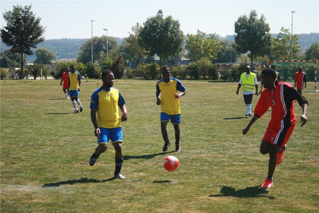 Mit vollem Einsatz wurde am Turnier Fussball gespielt – zehn Teams wollten den Sieg erringen.