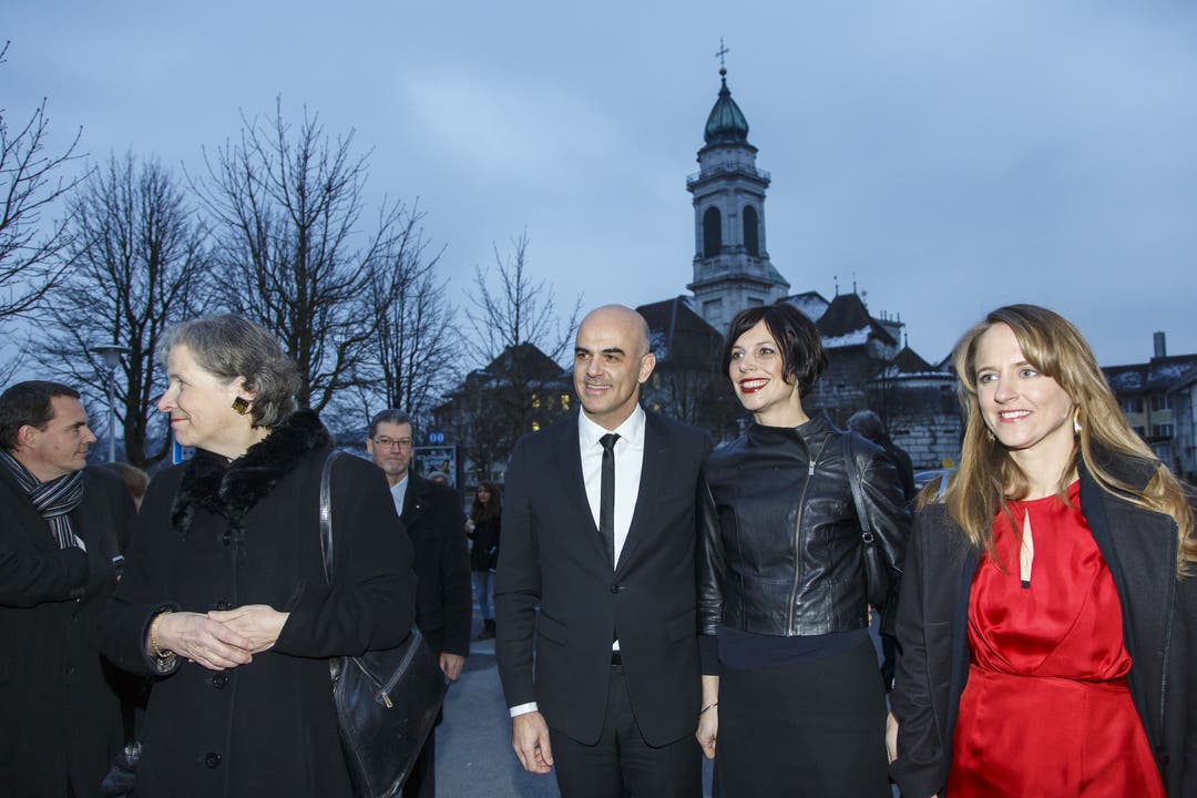Bundesrat Alain Berset und seine Ehefrau Muriel Zeender Berset besuchen Solothurn, hier im Geleit von Christine Beerli und Seraina Rohrer