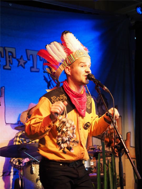 Hilfssheriff Tom nahm die Konzertbesucher in die Welt der Cowboys und Indianer mit.