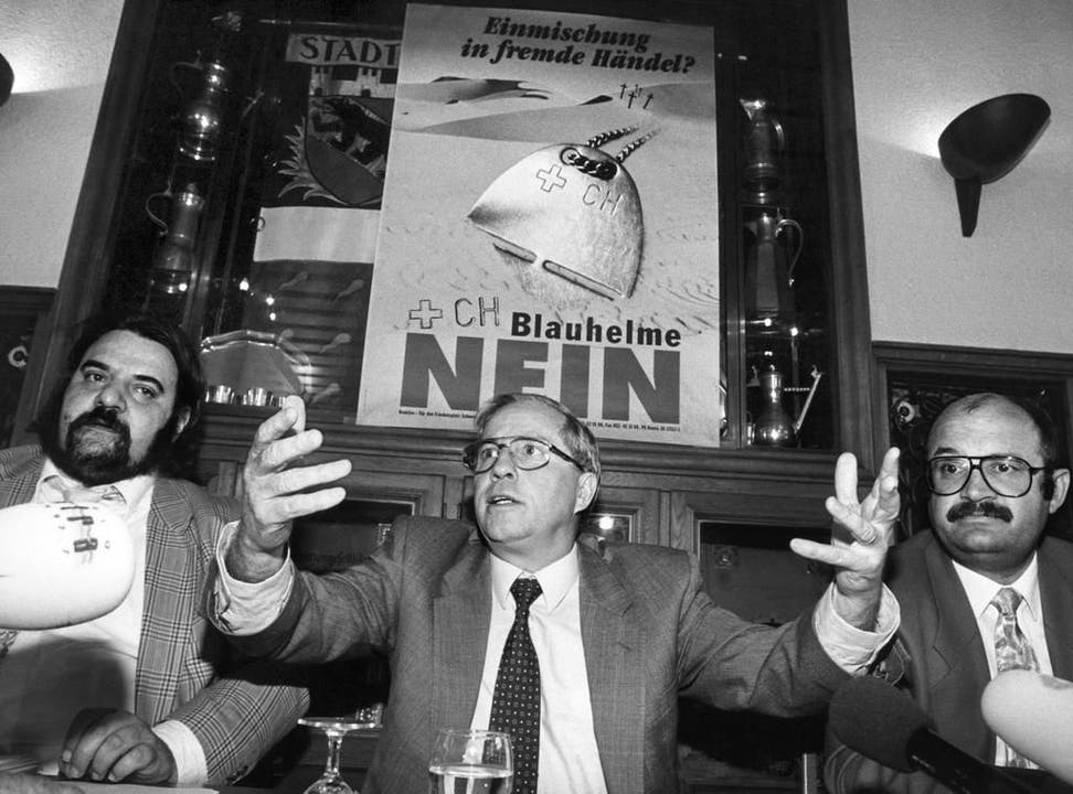Komitee gegen die Blauhelm-Vorlage im Juni 1994 - Flavio Maspoli, Christoph Blocher und Christian Miesch (von links).