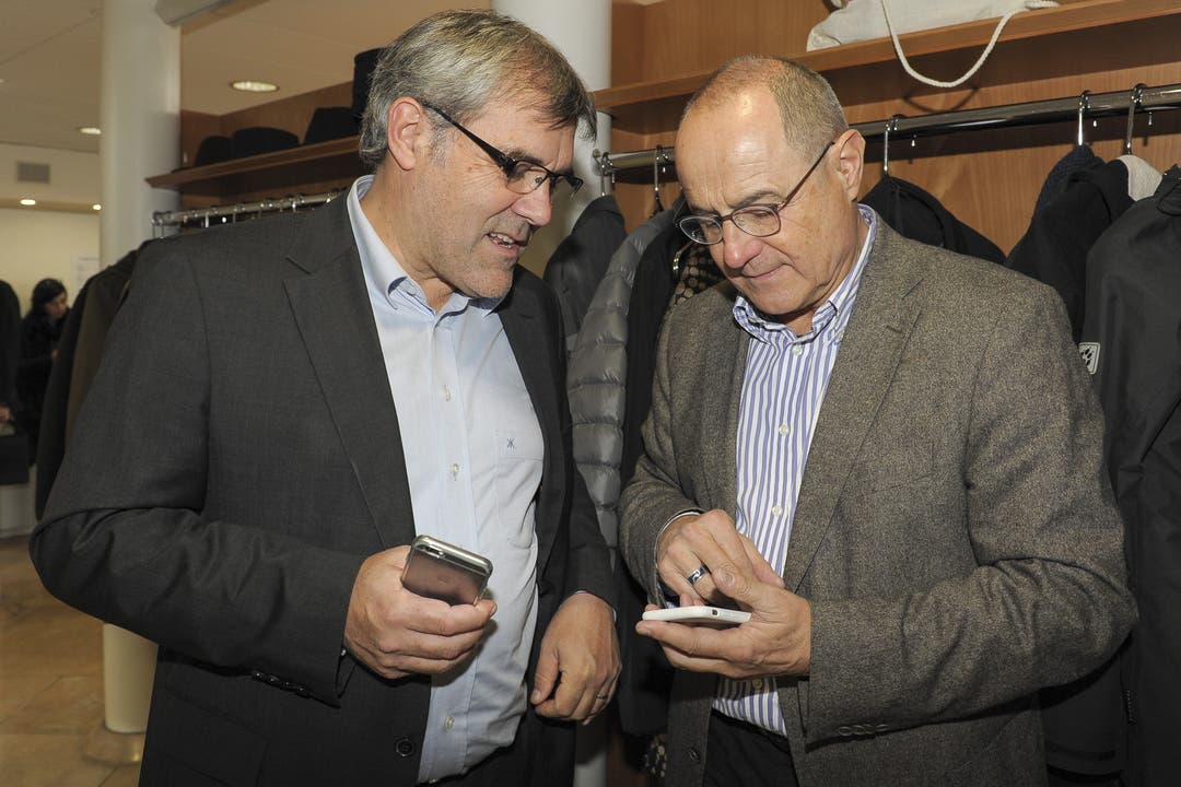 Die SP-Parlamentartier Eric Nussbaumer (links) und Claude Janiak (rechts) bei der Wahlfeier in Liestal.