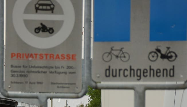 Heute steht die Goldschlägistrasse als Verbindung von Badenerstrasse und Bernstrasse erst Fussgängern und Velofahrern offen. Das soll sich nun ändern.