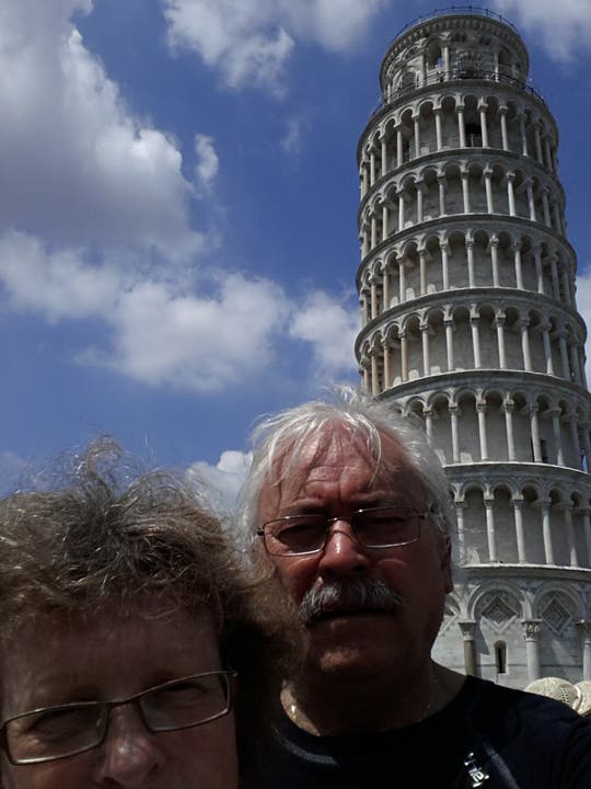 Pia (56) und William Zimmermann (63) in Pisa, Italien.
