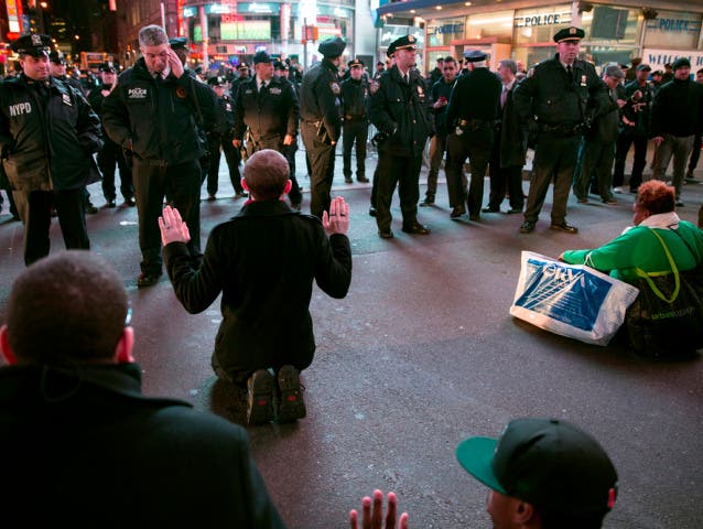 Demonstranten auf dem Times Square in New York
