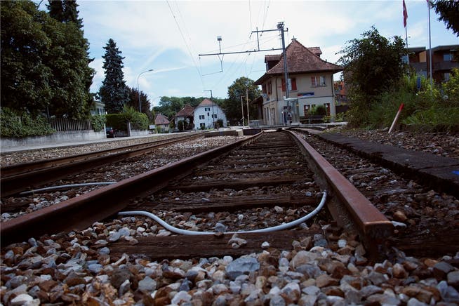 Das Bahnhofsgebäude in Flumenthal soll abgerissen werden.