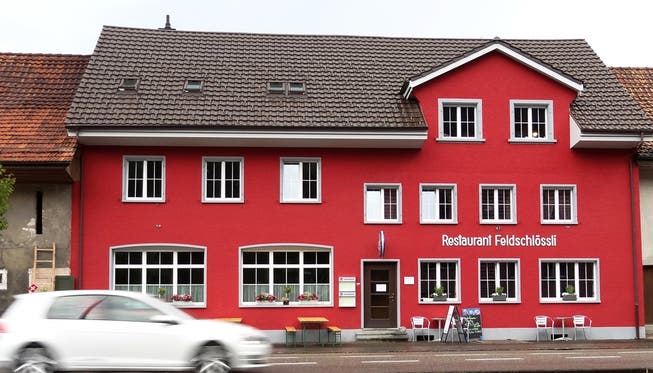 Ein Gast bezahlte seine Konsumation nicht und steht beim Wirt mit 80 Franken in der Kreide: Restaurant Feldschlössli in Hornussen, Ort der Zechprellerei.