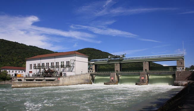 Das Wasserkraftwerk Reckingen steht am Rhein an der deutsch-schweizerischen Grenze.