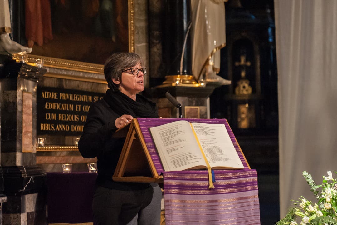Stadträtin Regula Dell'Anno-Doppler bei ihrer Ansprache in der Katholischen Kirche