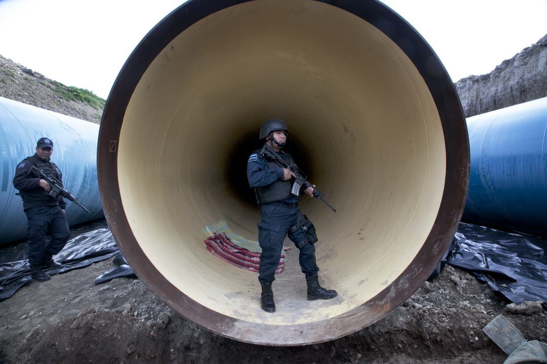 Durch diesen Tunnel ist er verschwunden, seither schauen Mexikos Regierung und Behörden in die Röhre