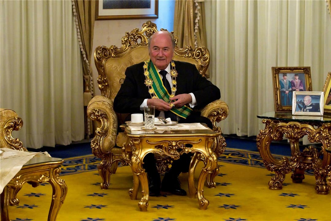 König Blatter wird in Malaysia geehrt (2011).