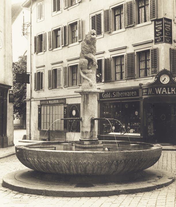 Im Jahr 1930 war der Löwenbrunnen bereits 108 Jahre alt.