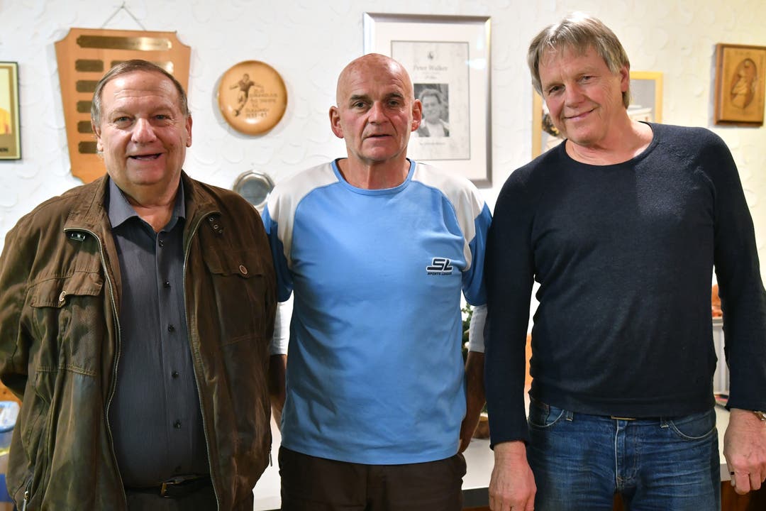 Dullikens Vizepräsident Roland Gruner, Trainer Herbert Fischer und Präsident Ueli Schenk (von links).