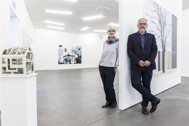 Der Künstler Kotscha Reist mit Claudine Metzger, der neuen Leiterin des Kunsthauses Grenchen.