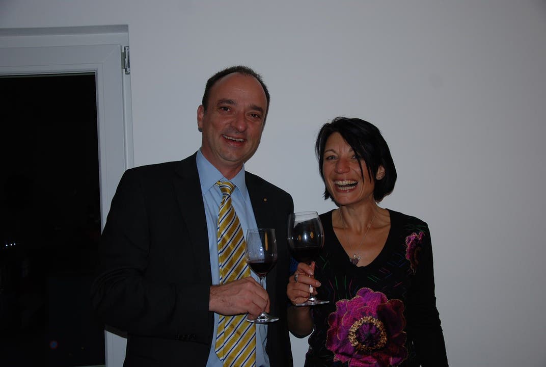 Yvonne Feri gemeinsam mit Markus Dieth im Oktober 2011 Der Wettinger Gemeindeammann und mittlerweile Regierungsrat gratuliert der frisch gewählten Nationalrätin. Yvonne Feri ist bis heute Nationalrätin.