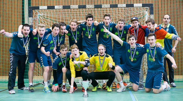 Die U17-Inter-Junioren der SG Zurzibiet-Endingen holt sich den Cupsieg in der U19-Kategorie.