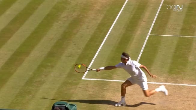 Unglaublich, dass Federer aus dieser Position gleich einen Winner schlägt.