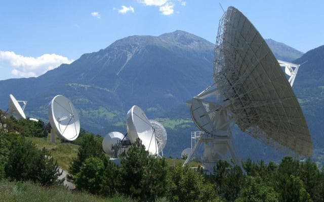 Horcht auch im Auftrag der NSA: Die Schweizer Satellitenabhöranlage Onyx in Leuk VS. Foto: Hans Grob