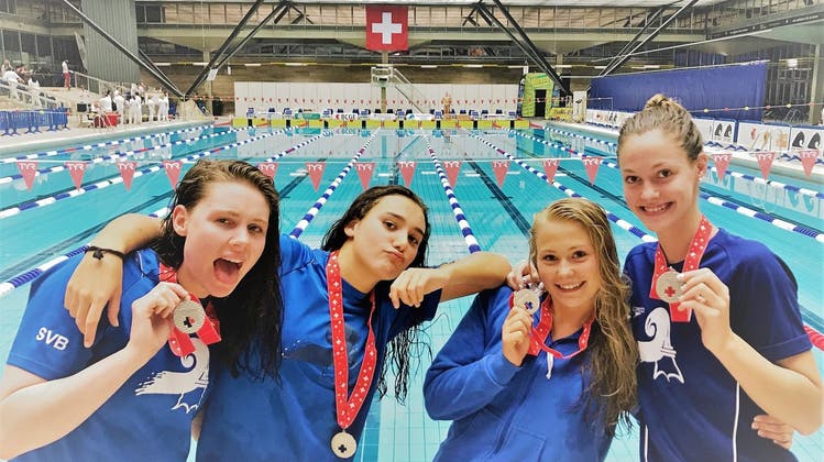 Damen des Schwimmvereins beider Basel holen Silber an den Schweizermeisterschaften