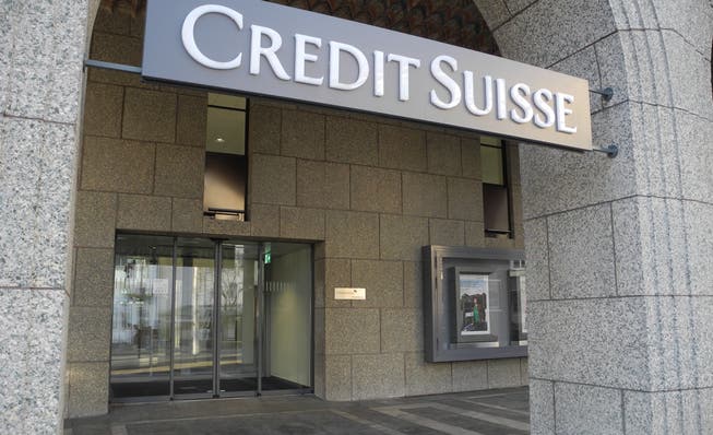 Die Filiale der Credit Suisse erstrahlt in altem Glanz. Die Schmierereien wurden rasch beseitigt.