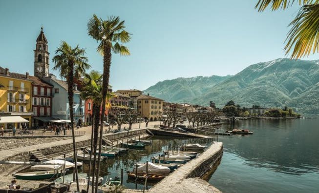 La dolce vita – im Dorf Ascona am Lago Maggiore lässt es sich schlendern, schlemmen und shoppen. Foto: Ivo Scholz/swiss-image.ch
