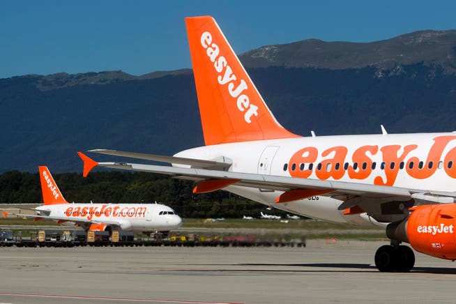 Zwei Flugzeuge will Easyjet Switzerland am Euroairport in Basel ausser Betrieb nehmen. Im Bild: Easyjet-Flugzeuge am Flughafen Genf.