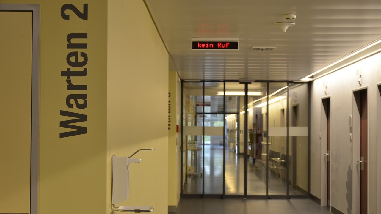 Büros und Besprechungsräume sind direkt mit den Räumen verbunden wo die Patienten behandelt werden