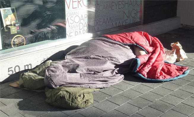 In den letzten Tagen in Olten anzutreffen: Ein Obdachloser, der sich partout nicht helfen lassen will. Leserbild: Ruedi Leuenberger