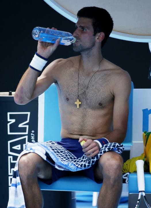 Novak Djokovic spürt die Hitze