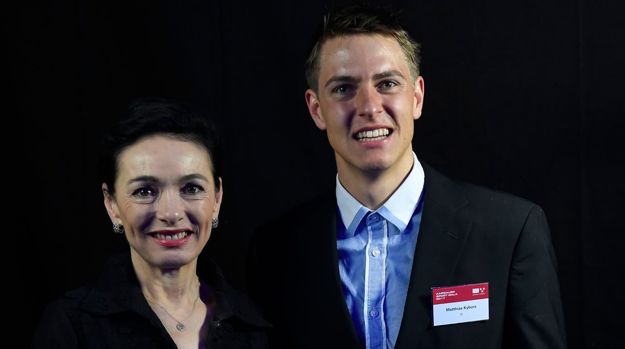 Marianne Binder (links), Präsidentin CVP Aargau und OL-Läufer Matthias Kyburz