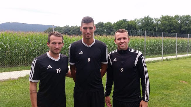 Die drei Neuerwerbungen könnten morgen ihr Debüt für Dulliken feiern: die Angreifer Sandro Husi und Josip Jukic sowie Verteidiger Semir Dzombic (von links).