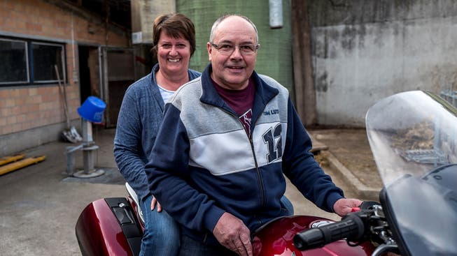 Silvia und Hansueli Lüthi steigen gern selber auf das Motorrad.Mario Heller