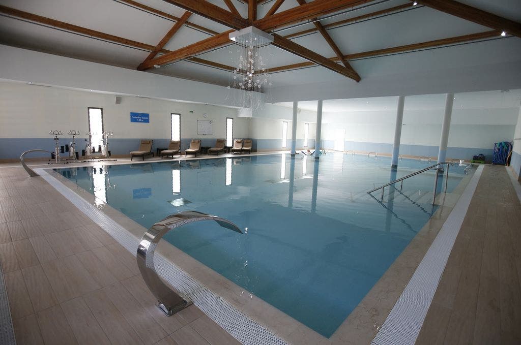 Ein grosser Pool und ein luxuriöser Spa-Bereich steht den Nationalspielern zur Entspannung zur Verfügung.