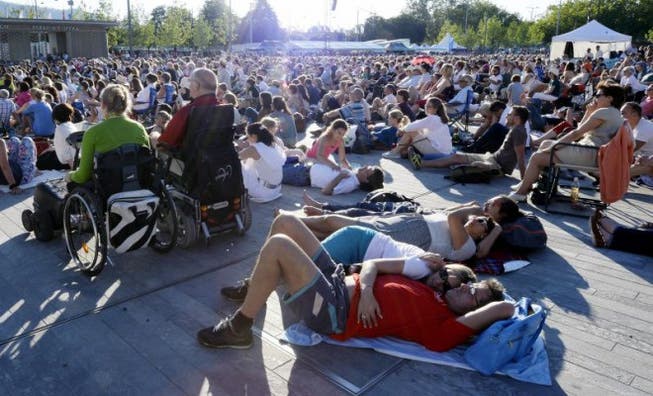 Zürcher lieben ihren Sechseläutenplatz. Hier bei einem der zahlreichen Events: einer Opernübertragung am 21. Juni 2014.