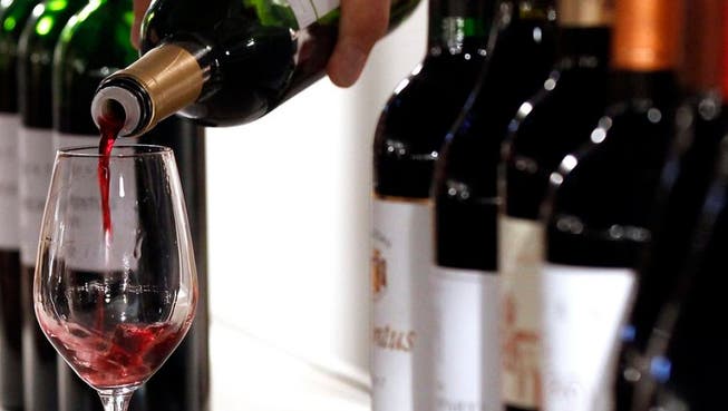 Ende Juni treten jeweils drei Baselbieter Weine in den Kategorien Pinot Noir, Riesling-Sylvaner, Rote Spezialitäten und Weisse Spezialitäten gegeneinander an. (Symbolbild)