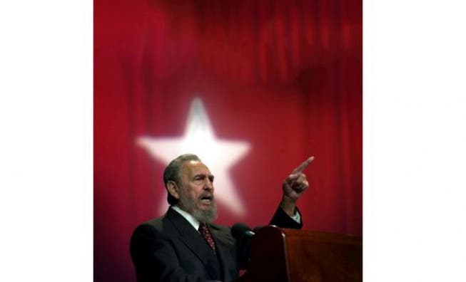 Fidel Castro bei einer Rede in Havanna 2002 – vier Jahre später trat er aus gesundheitlichen Gründen zurück. Foto: Keystone