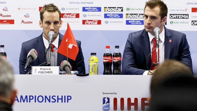 Nationaltrainer Patrick Fischer (l.) und Nationalmannschafts-Chef Raeto Raffainer nach dem WM-Out in Moskau.