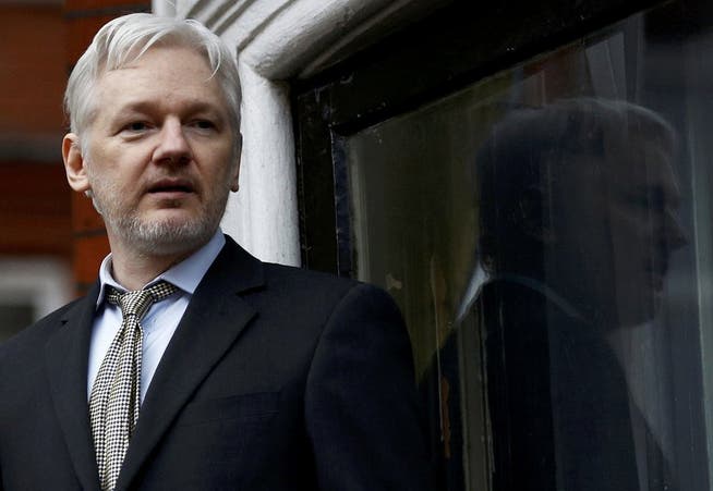 Julian Assange geht auf Donald Trump los.