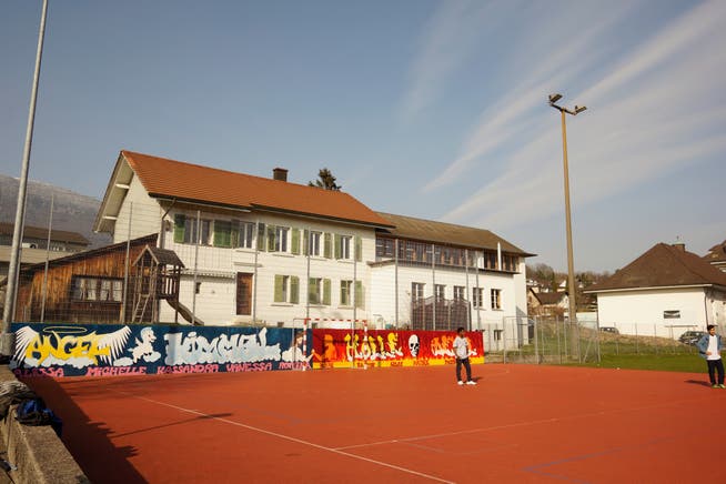 Auch die Spielgruppe Rägeboge, die im linken Teil des Gebäudes einquartiert ist, gehört zum Verein Kind und Familie.