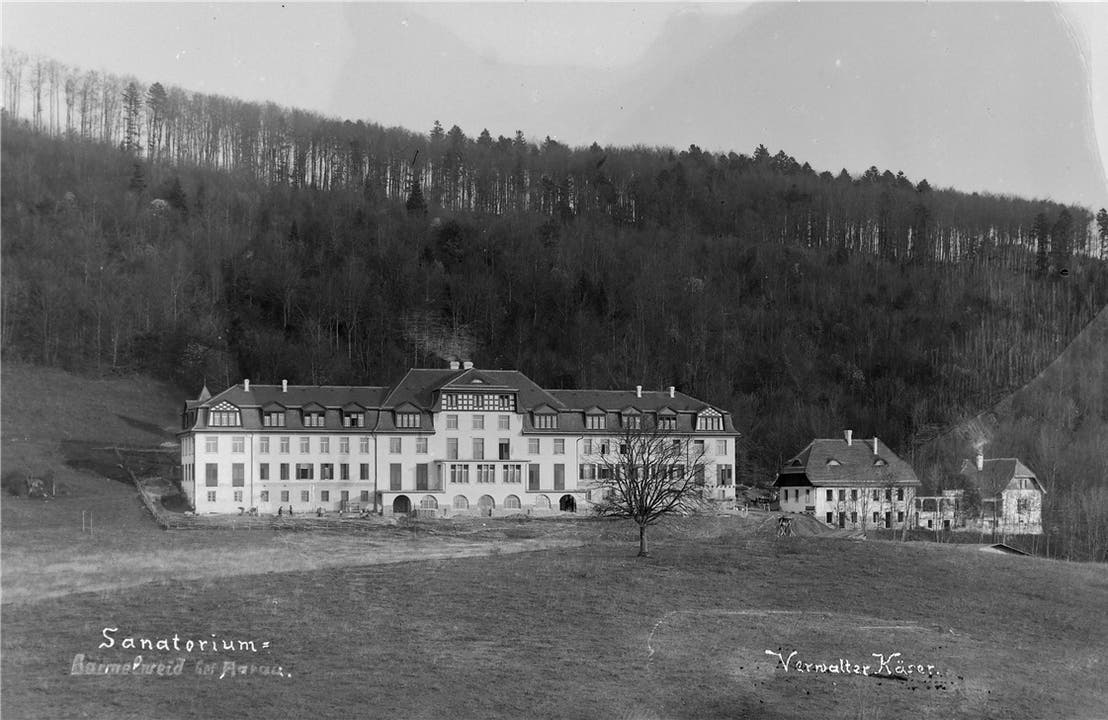 Auf der Sonnenterrasse am Jurasüdfuss auf 800 Meter über Meer: Die neu errichtete Heilstätte Barmelweid im Jahre 1912.