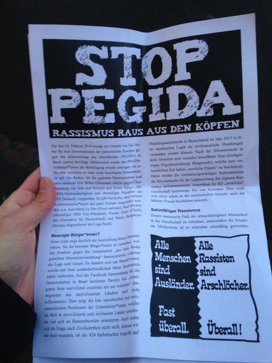 Ein Anti-Pegida-Flyer, der von den Gegendemonstranten verteilt wurde.