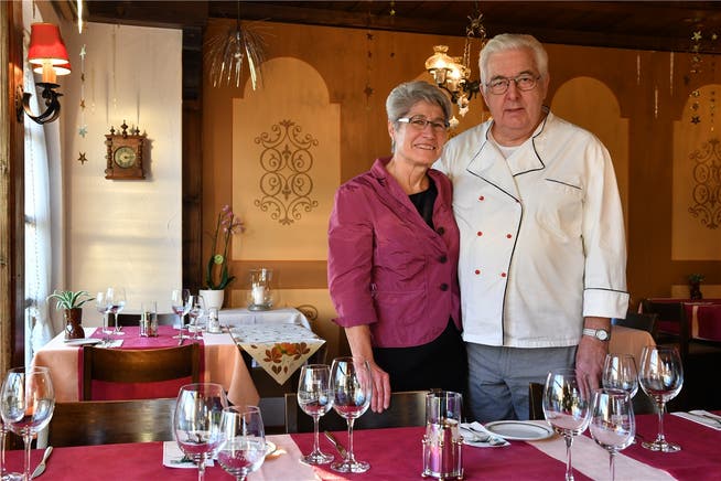 Das Wirtepaar Marie-Therese und Paul Burkhardt schliesst nach 42 Jahren das Restaurant zur Spanischen, womit eine 123-jährige Beizengeschichte zu Ende geht.