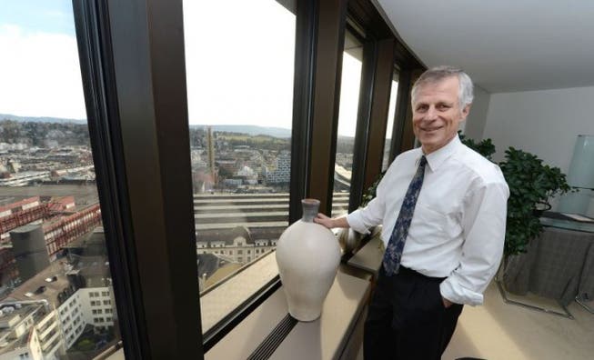 Peter Dittus in seinem Büro im 17. Stock des BIZ-Turms am Centralbahnplatz. Foto: Juri Junkov