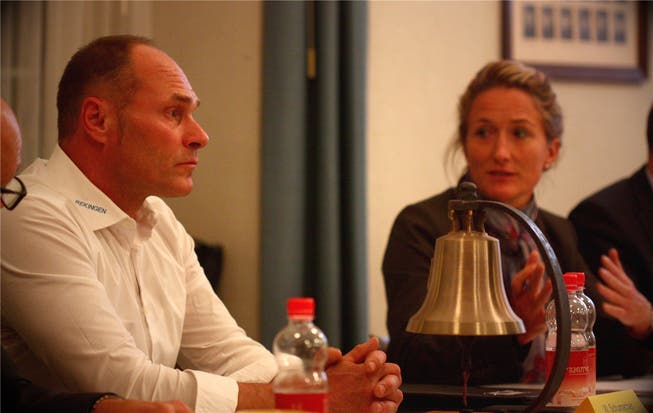 Gemeindeammann Werner Schumacher mit Regierungsrätin Susanne Hochuli an einer Infoveranstaltung im Jahr 2014. Tim Honegger