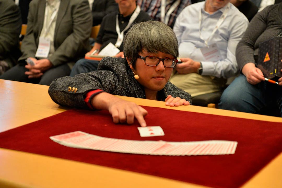 Seminar des Taiwanesen Horret Wu, Weltmeister Kartenzauberei 2015