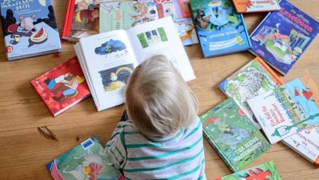 Lesen ist bei Kindern beliebt: In der Bibliothek Eiken-Münchwilen-Sisseln werden 70 Prozent der Medien von Kindern und Jugendlichen ausgeliehen.